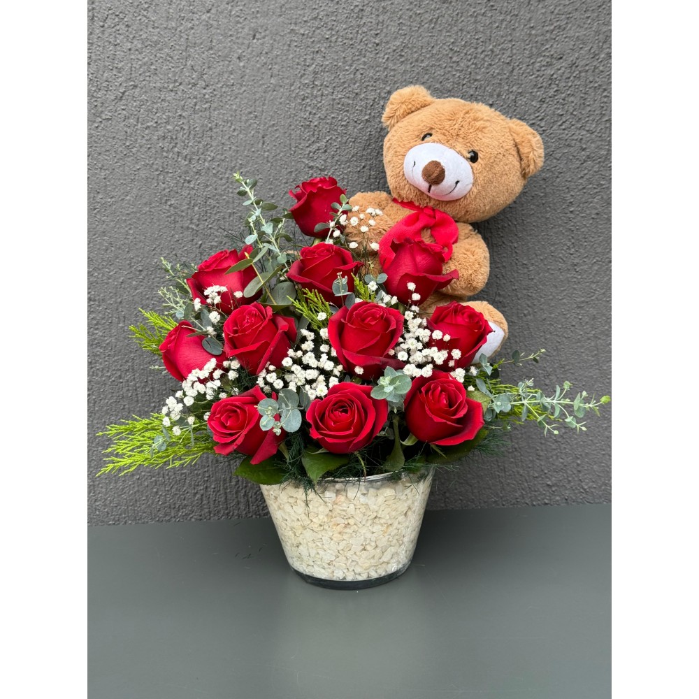 KONİK VAZODA 11 KIRMIZI GÜL VE AYICIK